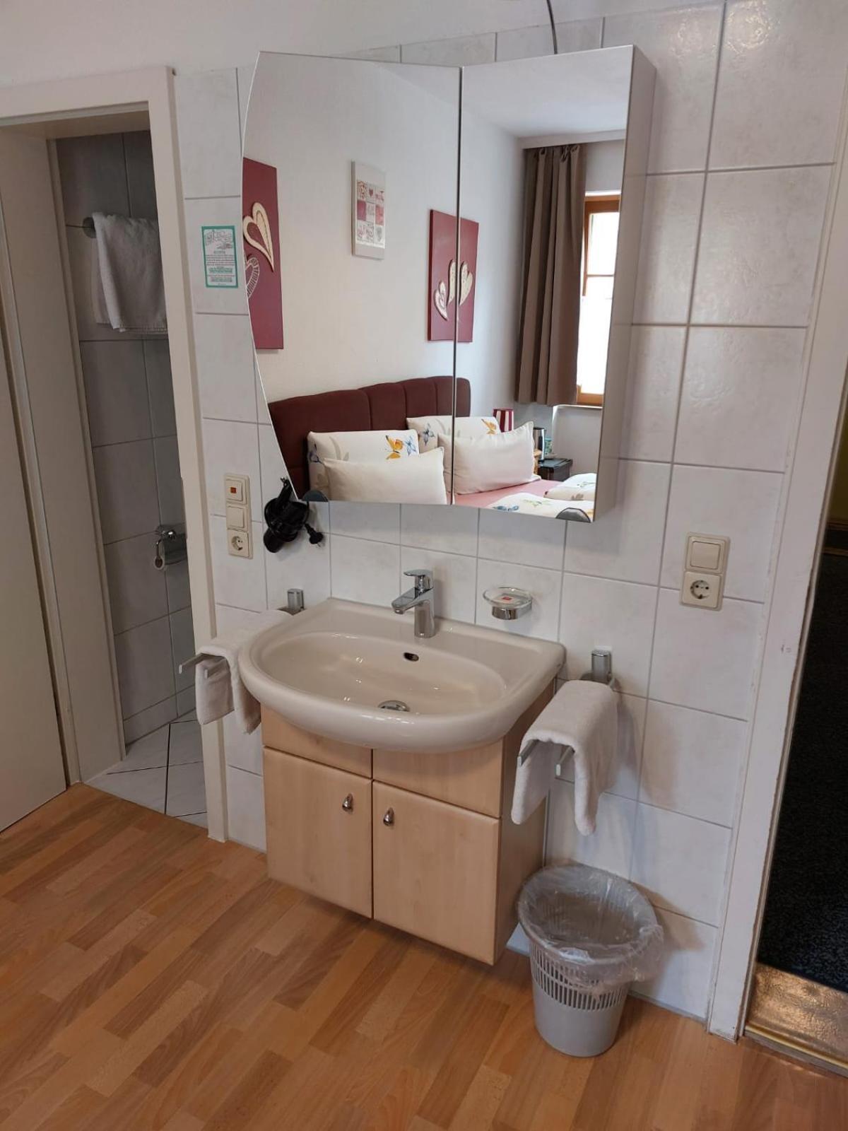 Schwabenstuben Doppelzimmer Meersburg Bagian luar foto